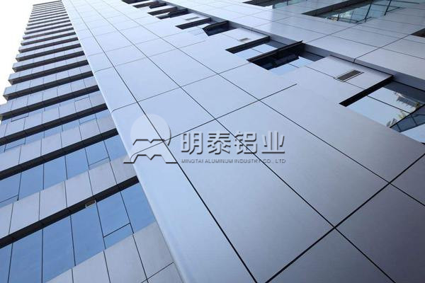 鋁塑板用鋁箔基材厚度一般是多少絲？鋁箔生產廠家哪家好？
