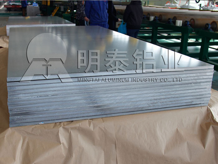 機(jī)箱機(jī)柜用5052鋁板多少錢(qián)一噸，明泰優(yōu)惠報(bào)價(jià)分析